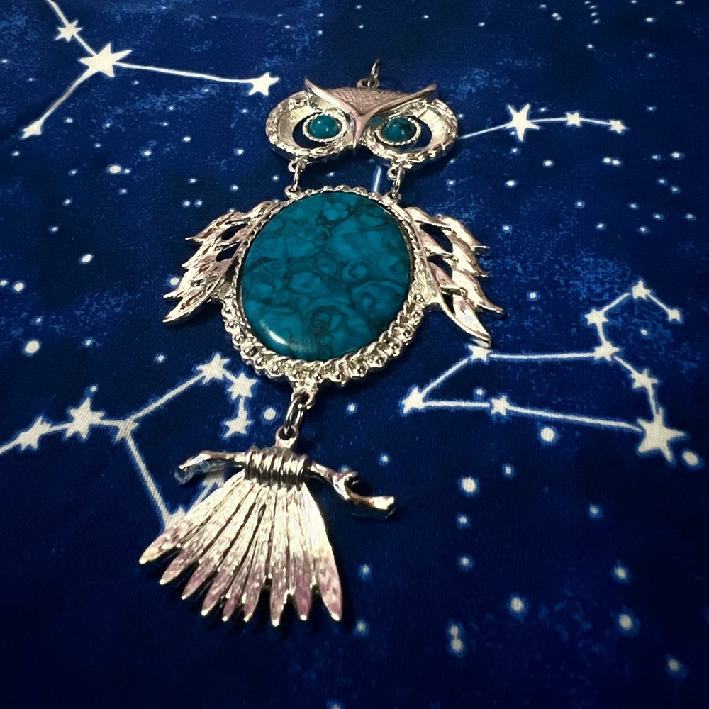 LAST CHANCE! VINTAGE 70's Chunky Turquoise Wise Owl Necklace Pendant